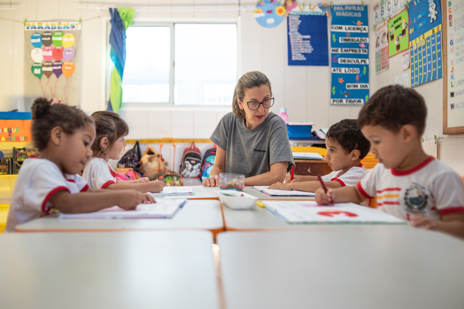 Construindo uma Sala de Aula Segura: Responsabilidade Coletiva para o Bem-Estar dos Estudantes