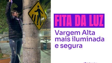 Fita da Luz: vereadora Eliane Turini amarra fitas roxas em postes apagados para cobrar iluminação pública em Vargem Alta